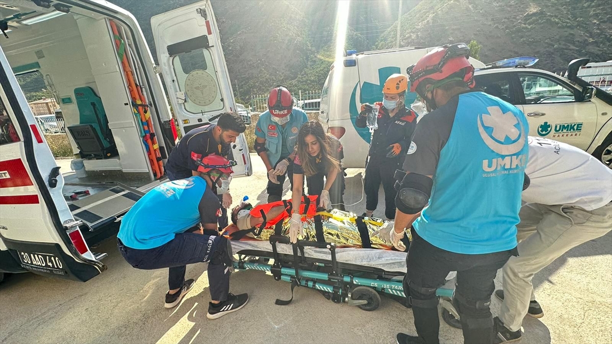 Şemdinli Devlet Hastanesi’nde afet ve acil durum tatbikatı yapıldı