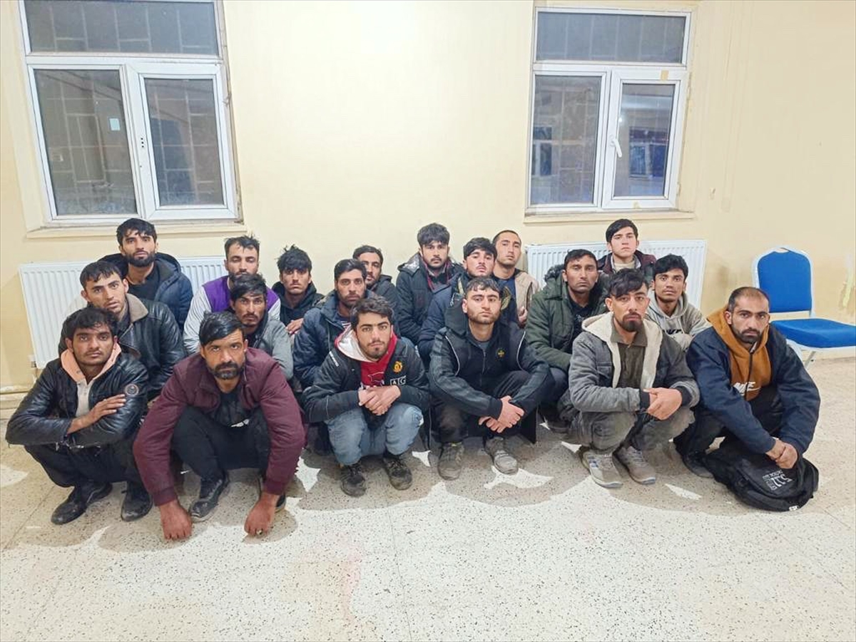 Ağrı’da 19 düzensiz göçmen yakalandı