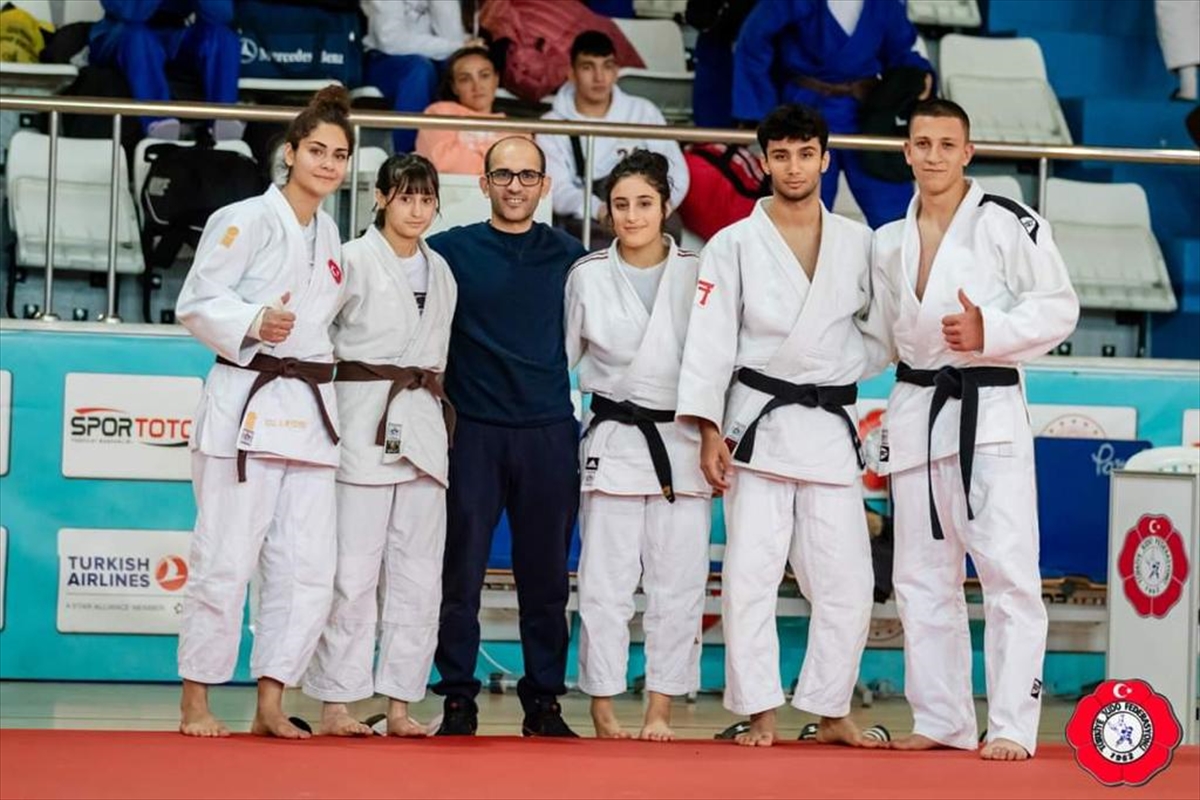 Van Büyükşehir Belediye Spor Kulübü Judo takımı Ümitler 1. Ligi’ne yükseldi