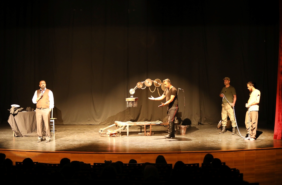 Van Büyükşehir Belediyesi’nden ücretsiz tiyatro etkinliği devam ediyor