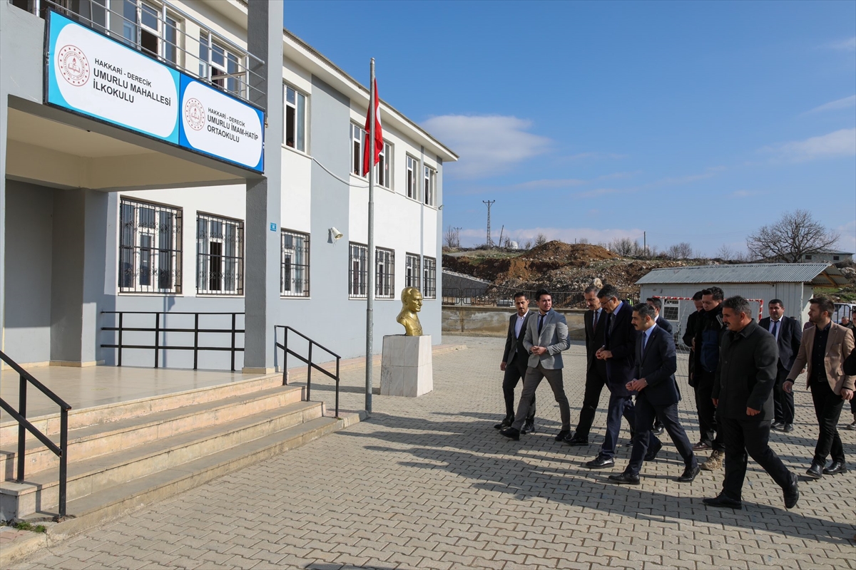 Vali ve Belediye Başkan Vekili Ali Çelik, Derecik’te ziyaretlerde bulundu