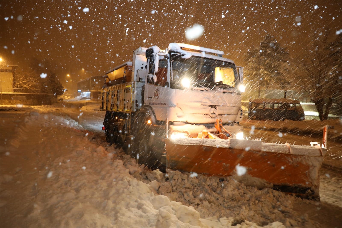 Bitlis'te kar etkili oluyor