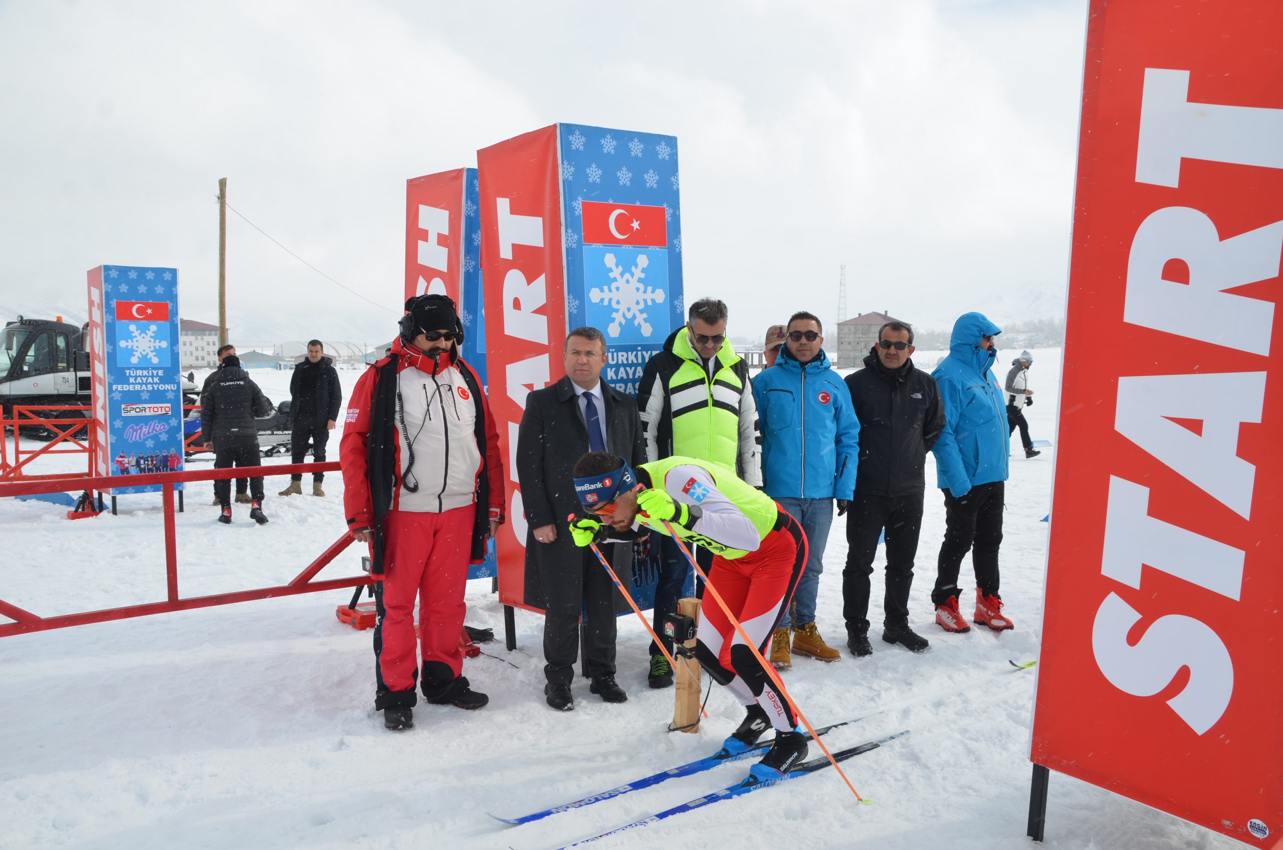 Yüksekova’da Kayaklı Koşu Milli Takım seçmeleri başladı