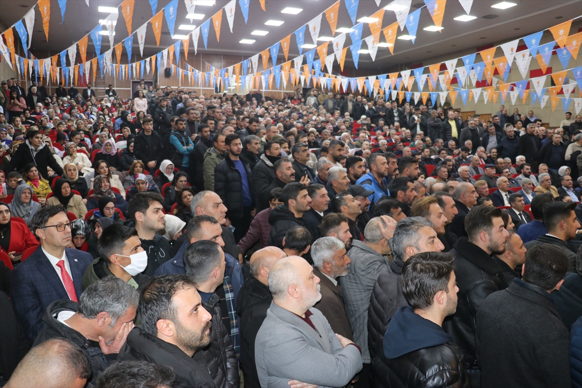 AK Parti'li Usta, partisinin Ağrı Aday Tanıtım Toplantısı'nda konuştu: