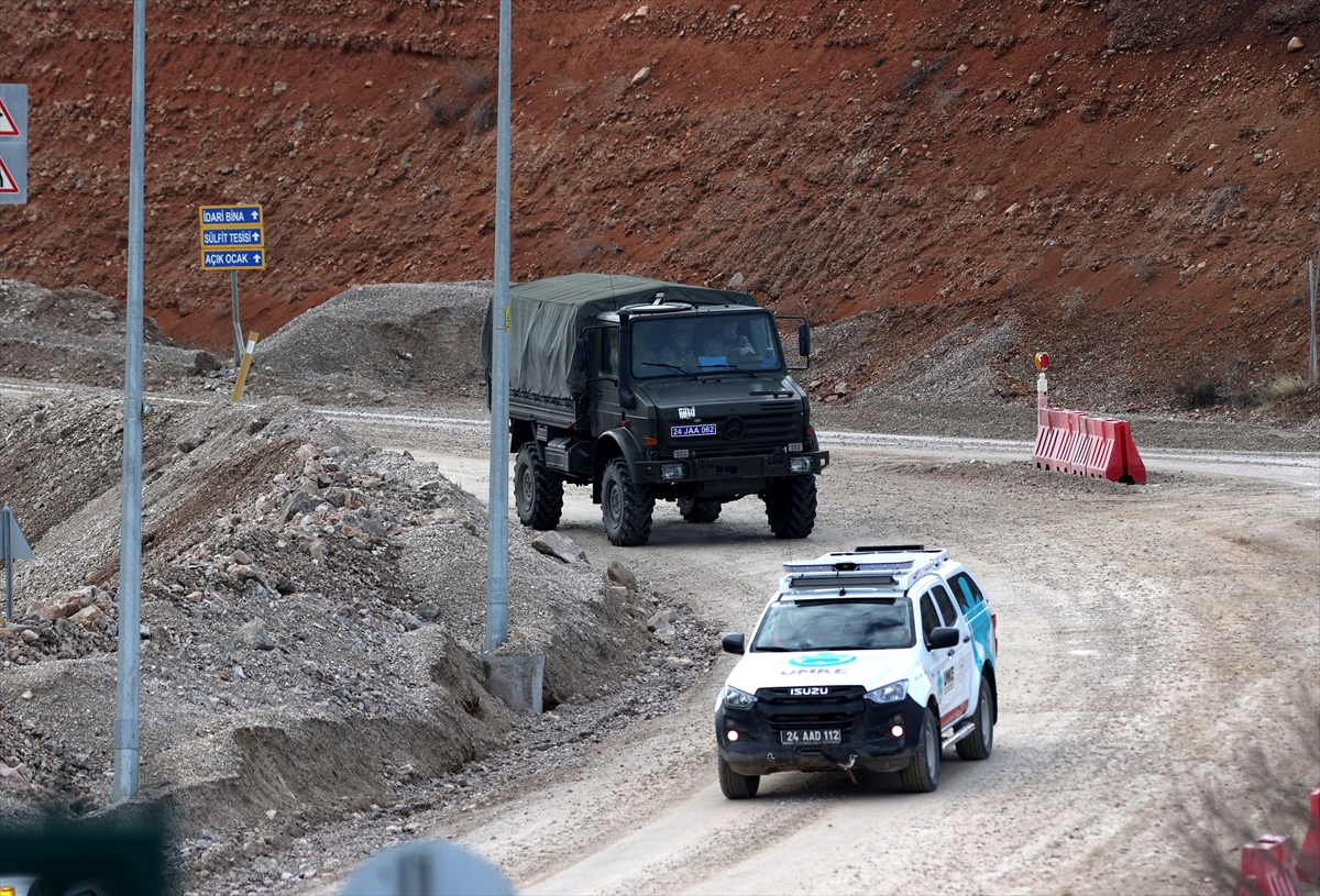 Erzincan'da kayıp işçileri arama çalışmalarında bazı noktalarda metal yoğunluğu tespit edildi