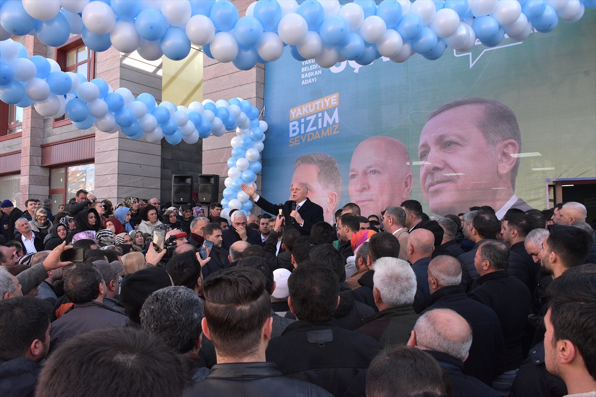 Erzurum Büyükşehir Belediye Başkan Adayı Sekmen, Yakutiye SKM açılışına katıldı