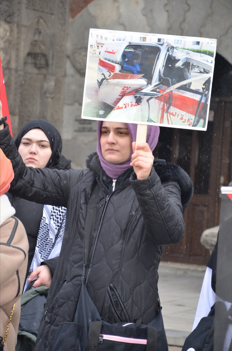 Erzurum'da sağlıkçılar Gazze için “sessiz yürüyüş” yaptı