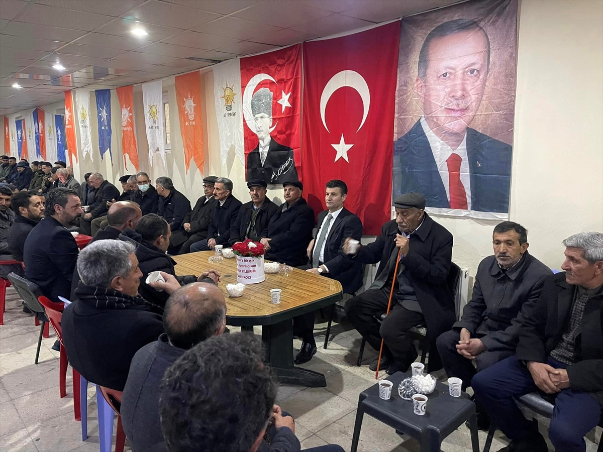 Kanaat önderleri, AK Parti Çaldıran Belediye Başkan adayı Yıldırım'ı ziyaret etti