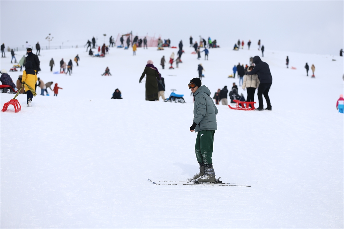 Kayak tutkunları sömestir tatilinin son haftasında Bingöl'e akın etti