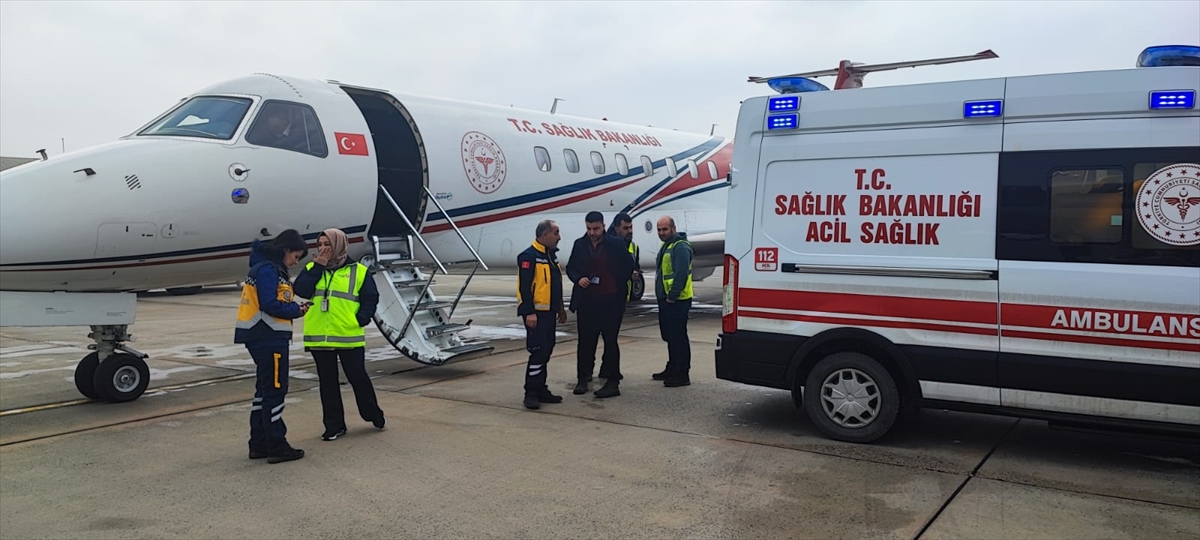 Muş'ta kalp ve karaciğer yetmezliği olan bebek ambulans uçakla Ankara'ya sevk edildi