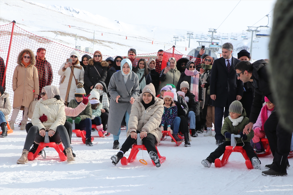 Bakan Göktaş, “Erzurum'un Yıldız Kayakçıları Zirvede Buluşuyor” Projesi'nin tanıtım toplantısına katıldı: