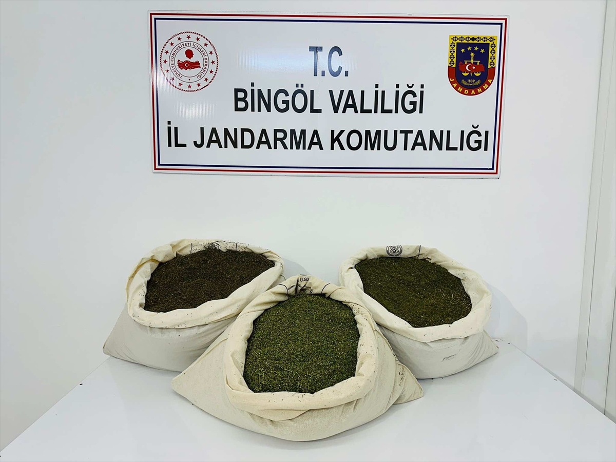 Bingöl'de 34 kilo 700 gram esrar ele geçirildi