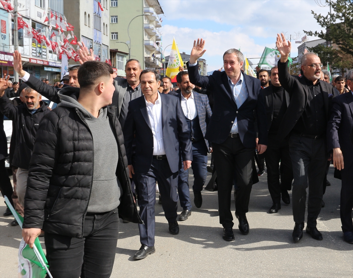 DEM Parti Eş Genel Başkanı Bakırhan, Bitlis ve Muş'ta Halk Buluşması'na katıldı