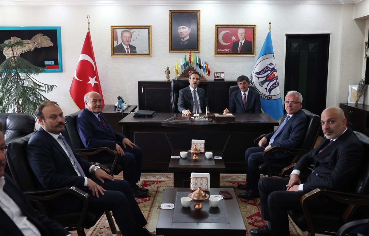 Enerji ve Tabii Kaynaklar Bakanı Bayraktar Erzincan'da temaslarda bulundu