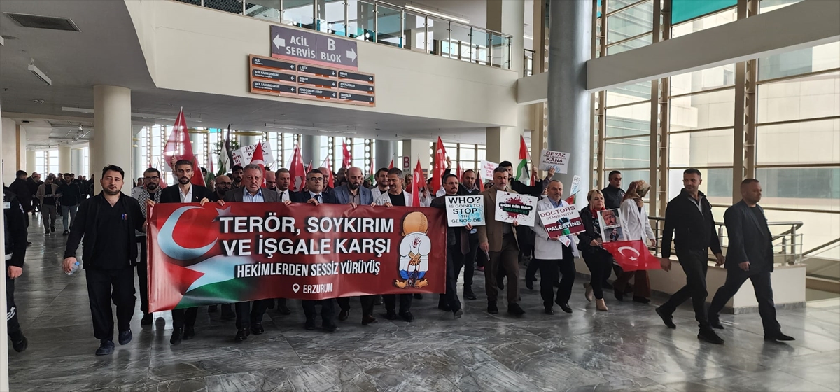 Erzurum'da sağlık çalışanları hastanede Filistin için “sessiz yürüyüş” yaptı