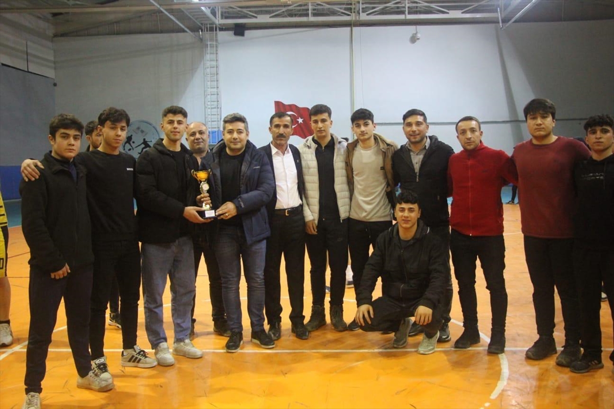 Hizan'da düzenlenen “Futsal Turnuvası” sona erdi