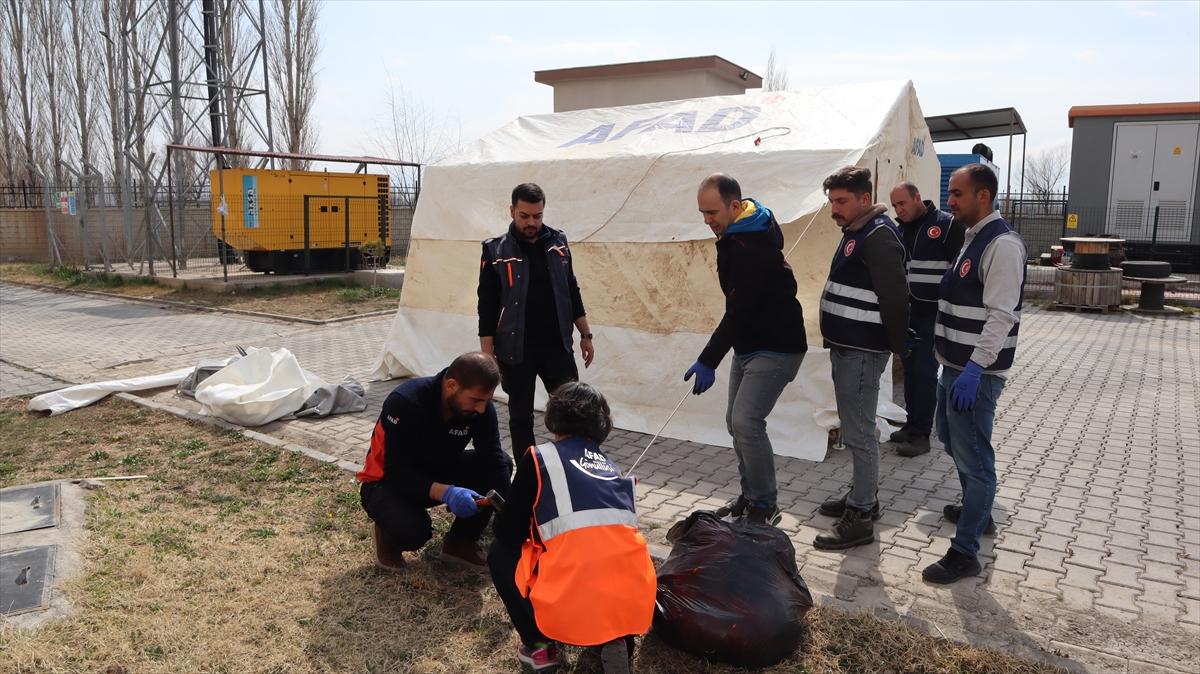 Iğdır'da gönüllüler AFAD'ın arama kurtarma eğitimleriyle olası afetlere hazırlanıyor