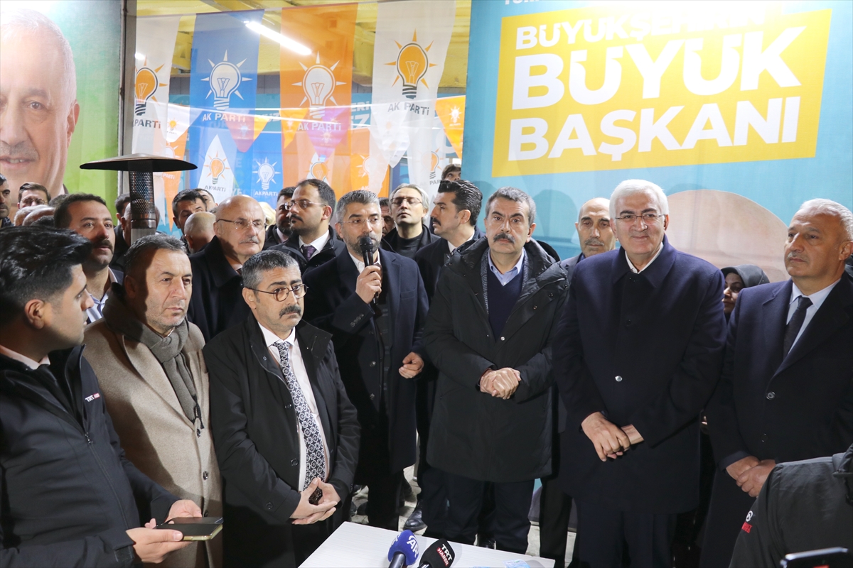 Milli Eğitim Bakanı Tekin, Erzurum Aziziye'de partililerle buluştu: