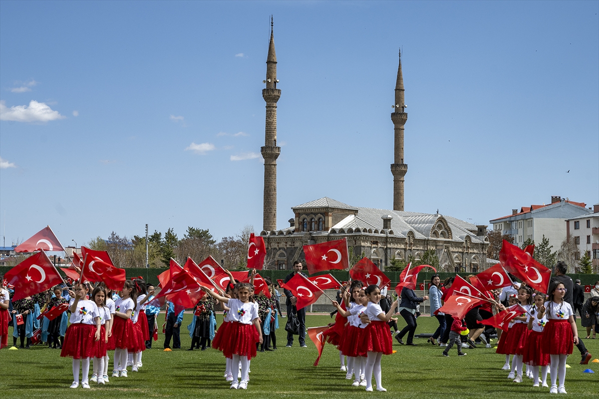 Doğu Anadolu'da 23 Nisan Ulusal Egemenlik ve Çocuk Bayramı coşkuyla kutlandı