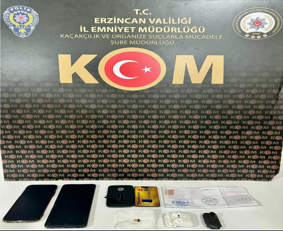 Erzincan'da ehliyet sınavında kullanılan kopya düzeneği ele geçirildi