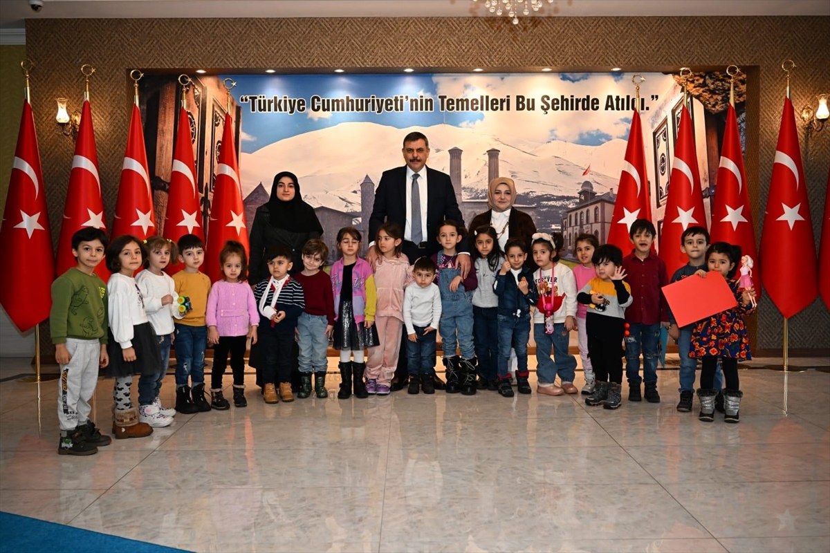 Erzurum Valisi Çiftçi'den “23 Nisan Ulusal Egemenlik ve Çocuk Bayramı” mesajı