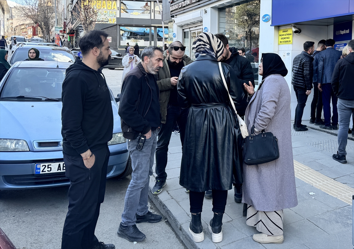 Erzurum'da polis, genç kadını telefonla dolandırılmaktan son anda kurtardı