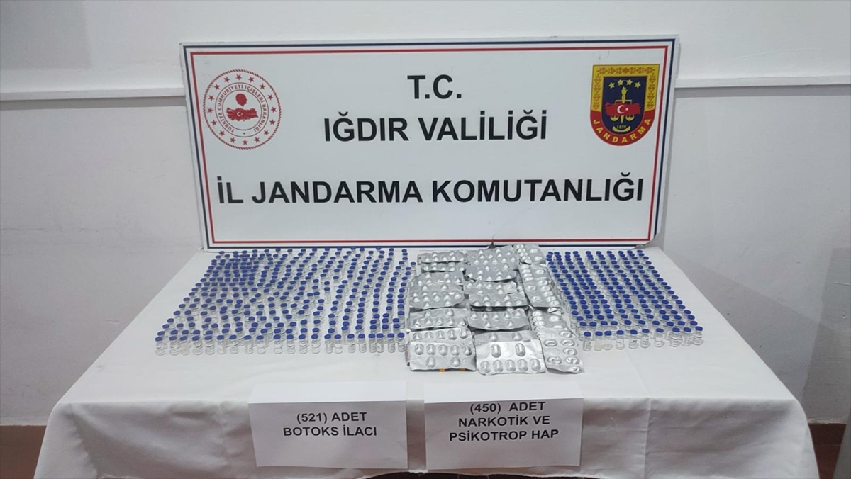 Iğdır'da uyuşturucu imalatı ve ilaç kaçakçılığı iddiasıyla 5 şüpheli yakalandı