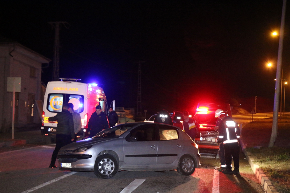 Malatya'da elektrik direğine çarpan otomobildeki 1 kişi yaralandı
