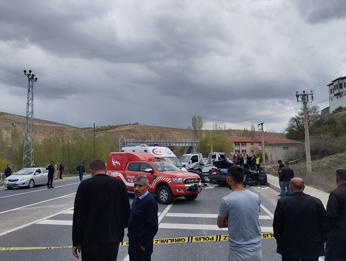 GÜNCELLEME – Malatya'da trafik kazasında 3 kişi öldü, 5 kişi yaralandı