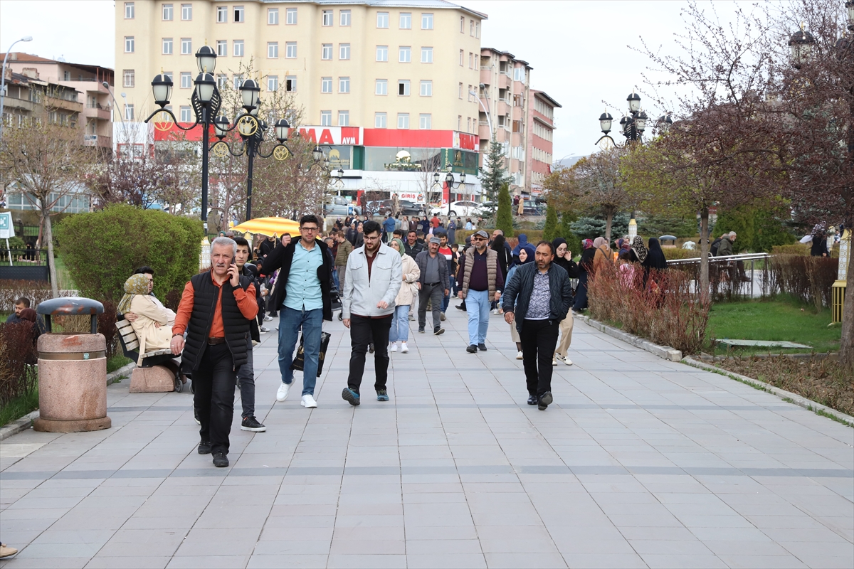 Soğuk iklimiyle türkülere konu olan Erzurum “yaz gibi” bir ilkbahar yaşıyor