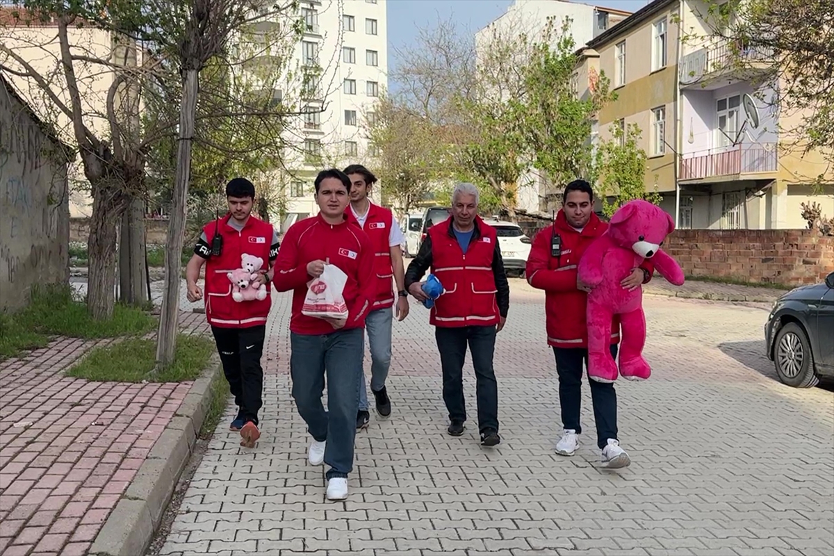 Türk Kızılay şehit astsubay Ataş'ın vasiyeti üzerine lösemili kardeşlere destek olacak