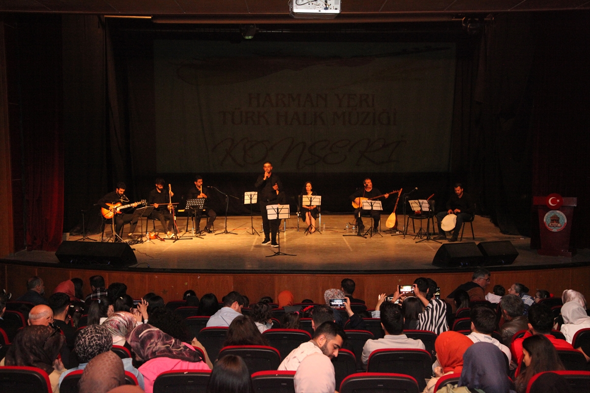 Ahlat'ta “Harman Yeri Türk Halk Müziği” konseri düzenlendi
