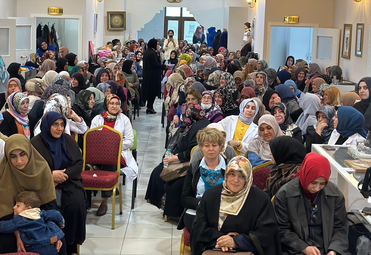 Bitlis'te Anneler Günü etkinliği düzenlendi
