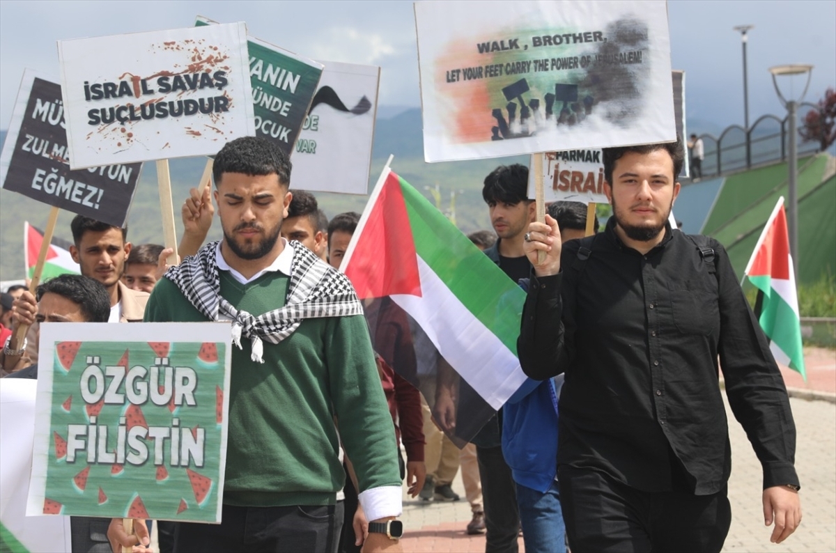 Iğdır Üniversitesi öğrencilerinden Filistin'e destek yürüyüşü