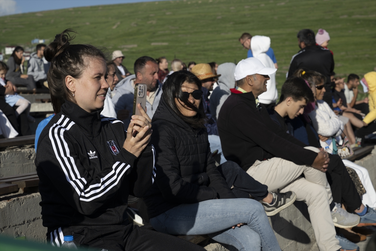 Ardahan’daki Karadağlar’ın eteğinde ortaya çıkan “Atatürk silüeti” ilgi çekiyor