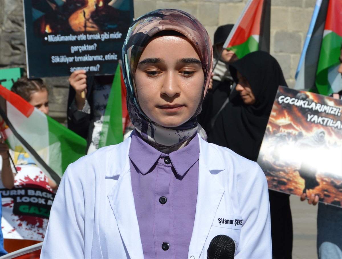 Erzurum'da sağlık çalışanları, Gazze için “sessiz yürüyüş” yaptı
