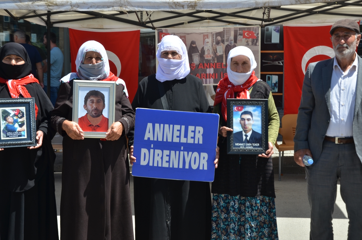 Muşlu aileler DEM Parti önündeki eylemlerini sürdürdü