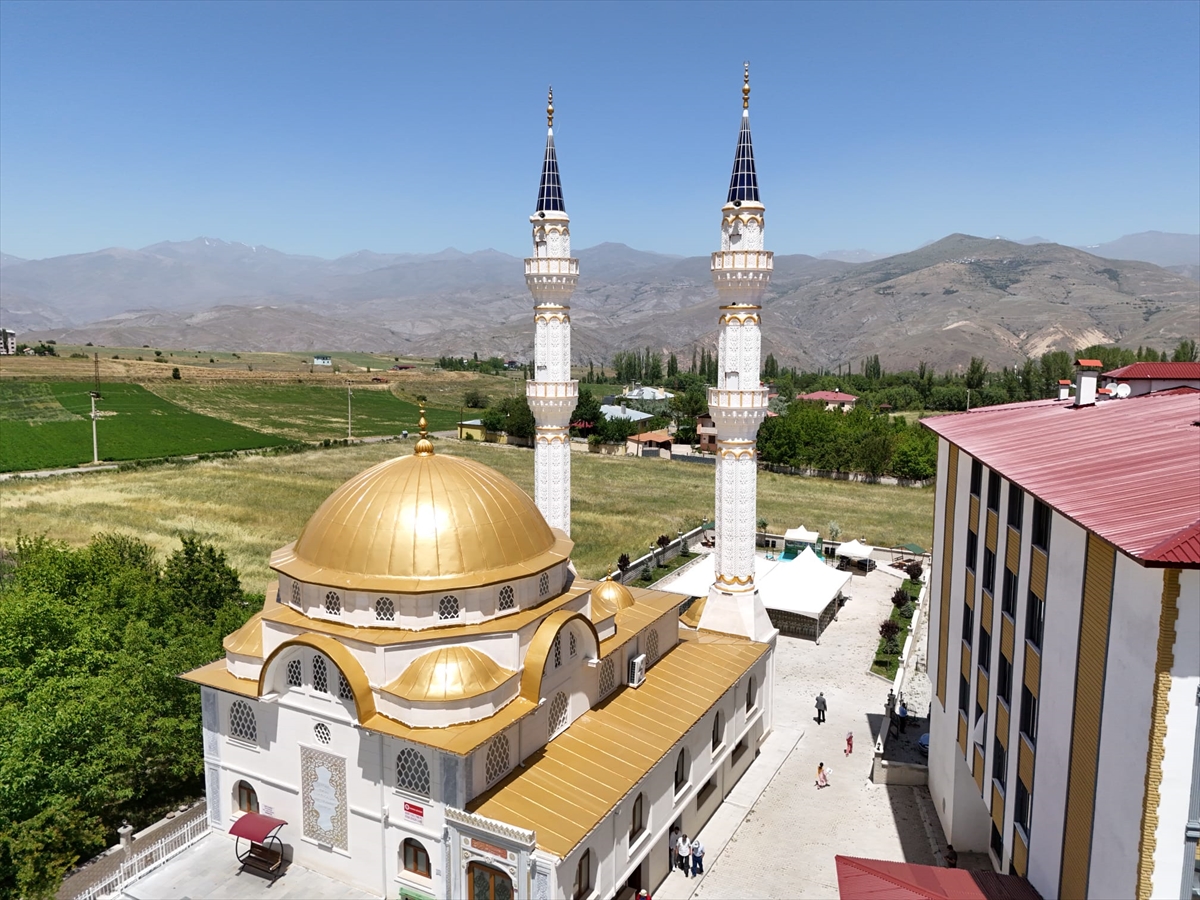 Erzurum Valisi Mustafa Çiftçi, Pazaryolu ilçesinde cami açılışına katıldı