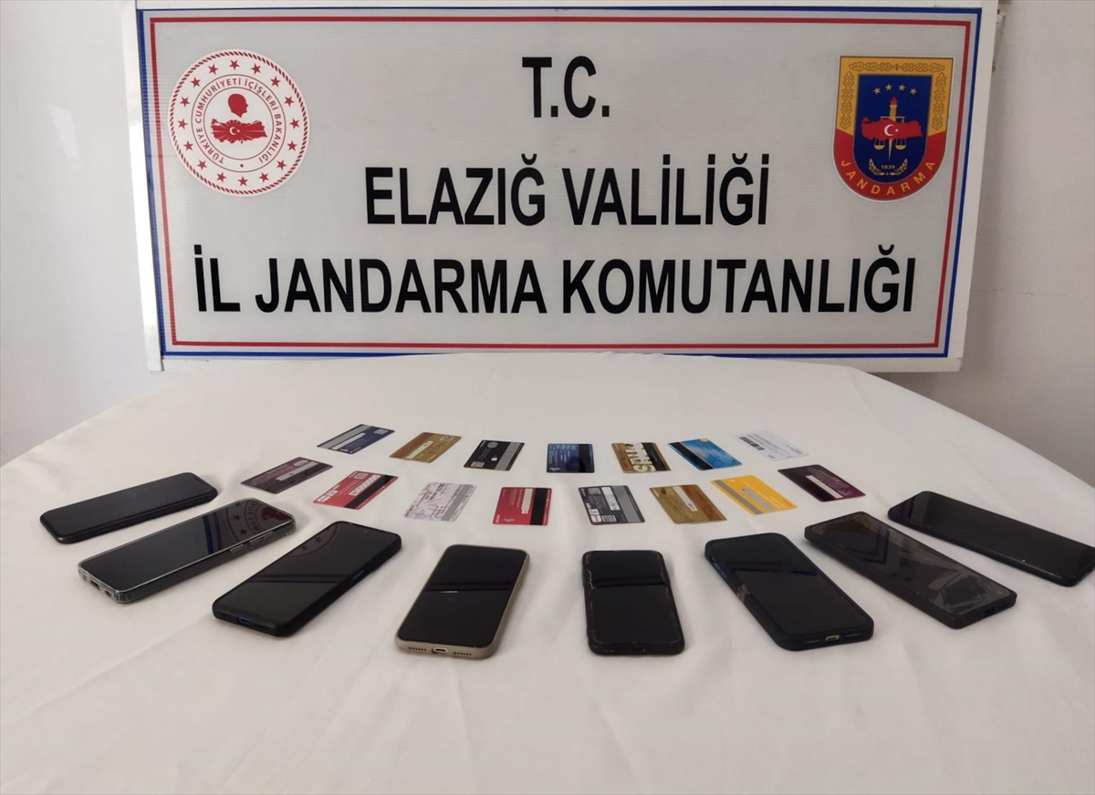 “Evde ek iş” ilanıyla dolandırıcılık yaptıkları iddia edilen 10 kişi tutuklandı