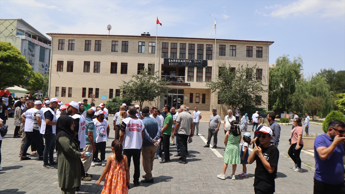 Iğdır'da AK Parti belediye meclis üyelerinden belediyedeki işten çıkarmalara tepki