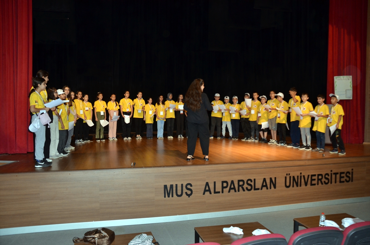 Muş'ta öğrenciler bilim ve sanat etkinlikleriyle buluşuyor