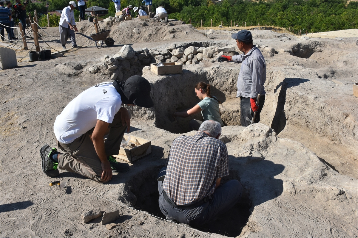 Arslantepe Höyüğü'nde 6 bin 400 yıllık fırın bulundu