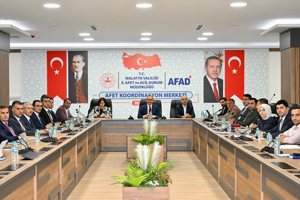 Çevre, Şehircilik ve İklim Değişikliği Bakan Yardımcısı Varank, Malatya'da koordinasyon toplantısına katıldı