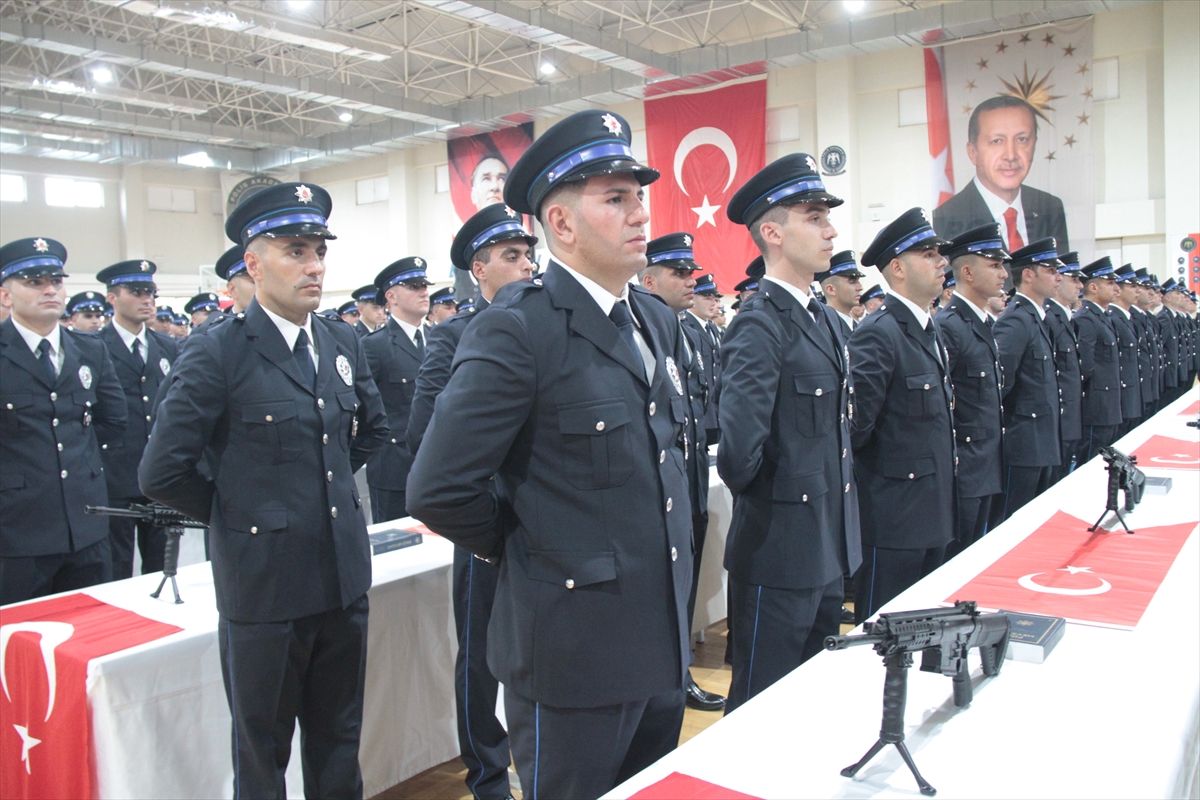 Erzincan'da eğitimini tamamlayan 428 polis adayı mezun oldu