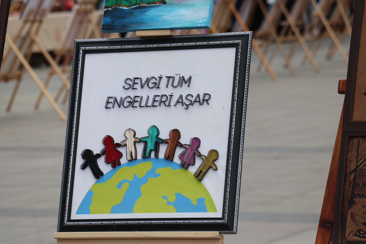 Erzurum'da devlet korumasındaki çocuklar sanat ve bilim sergisi açtı