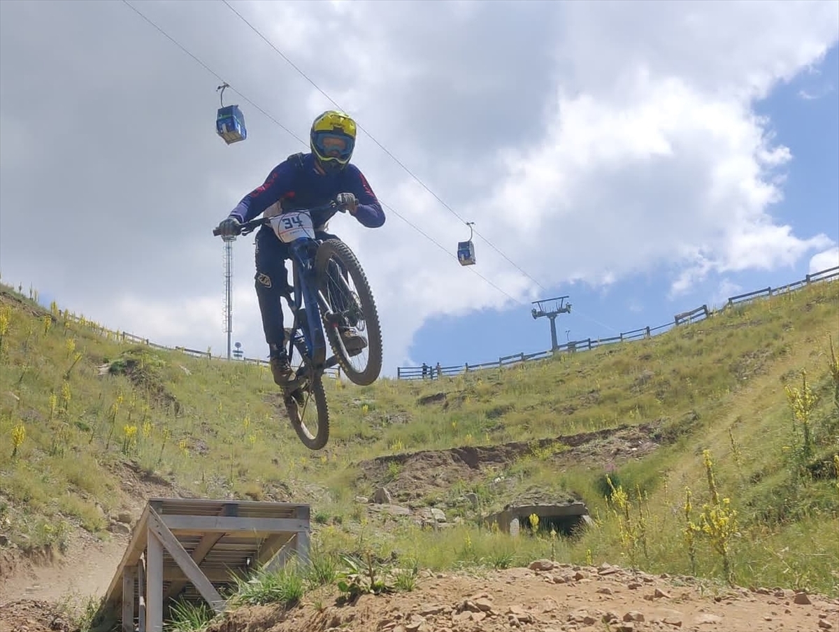 Erzurum'da düzenlenen Downhill Türkiye Şampiyonası sona erdi