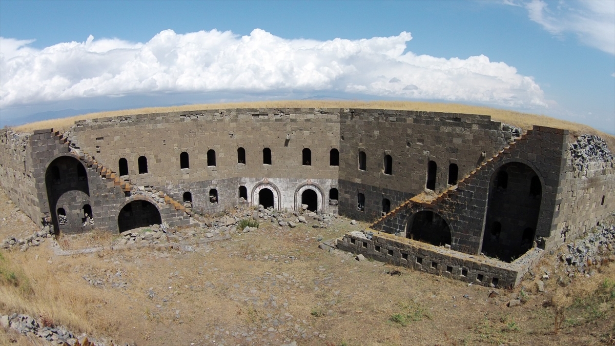 Erzurum'un asırlık “Ağzıaçık Tabyası” tarihin izlerini yansıtıyor