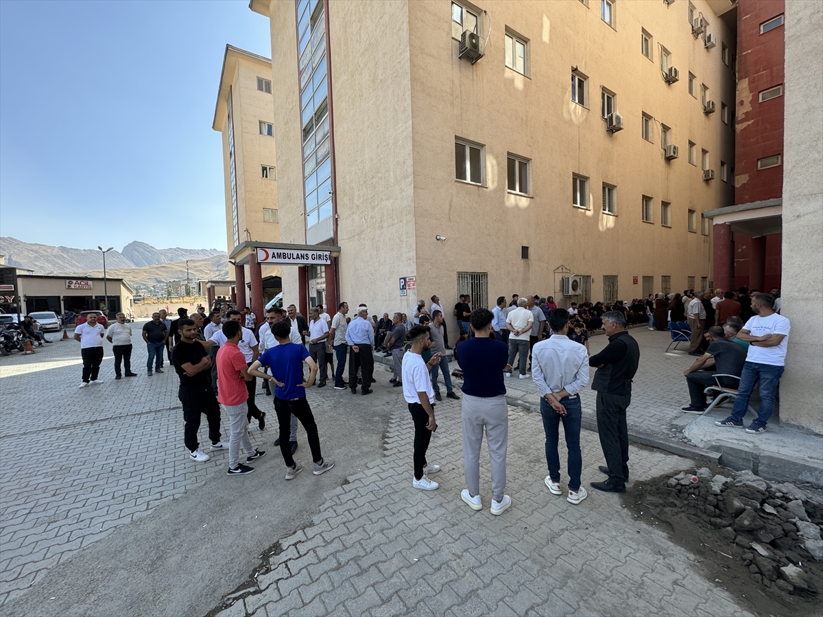 Hakkari'de şelalenin döküldüğü bölgede suya giren genç boğuldu