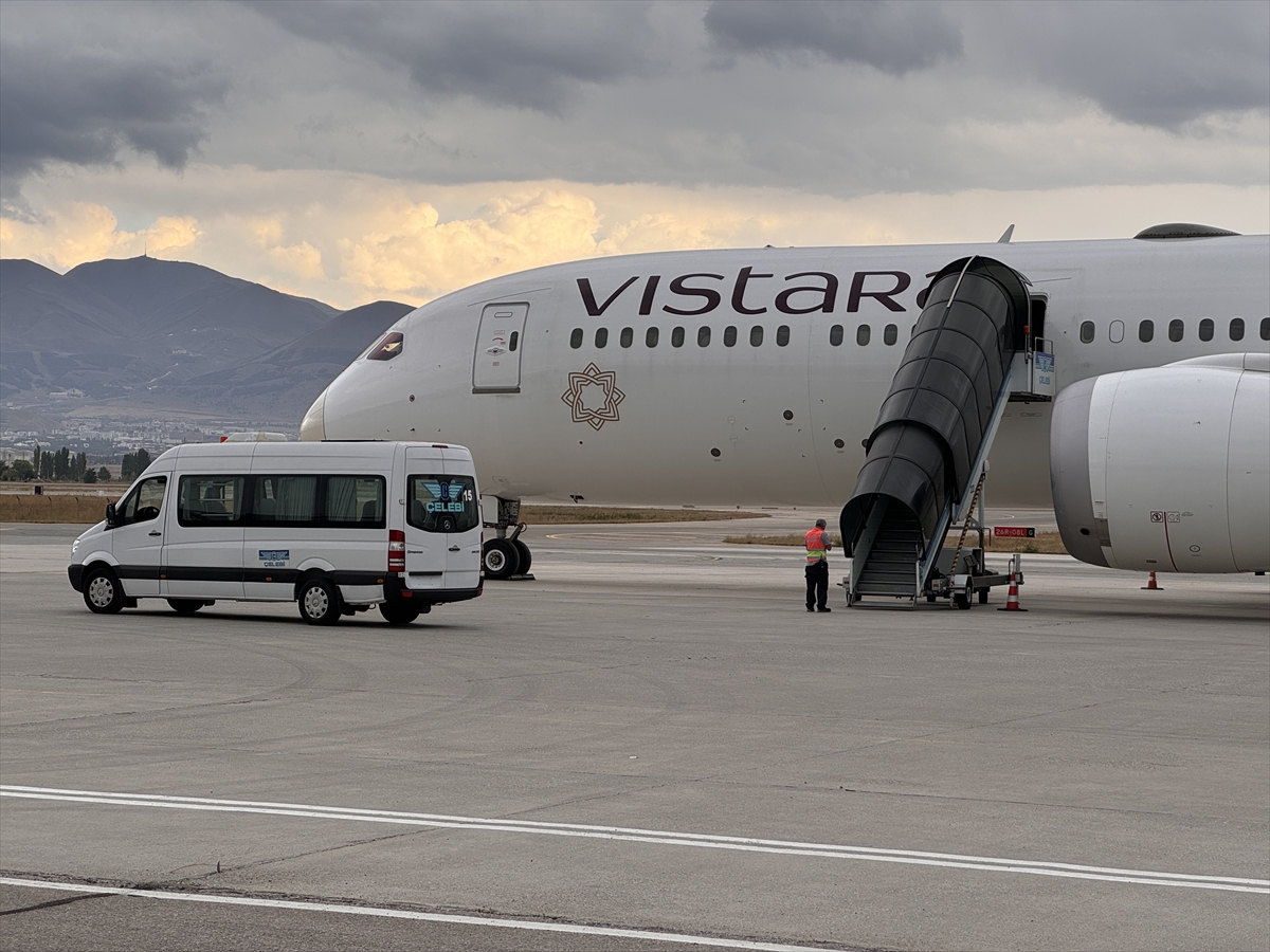 GÜNCELLEME – Erzurum'a “zorunlu iniş yapan” yolcular için Hindistan'dan yeni uçak geldi