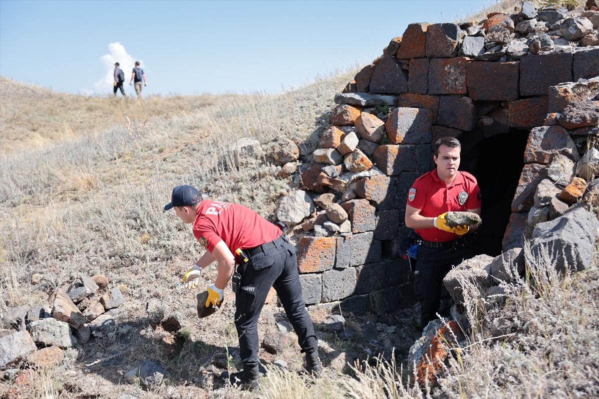 Erzurum'da 140 polis, tarihi Büyük Höyük Tabyası'nda “mıntıka” temizliği yaptı